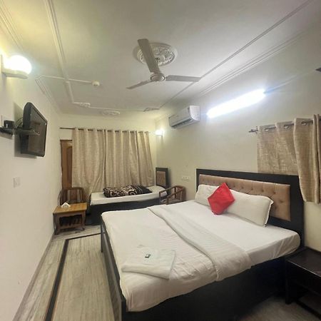 Hotel Majestic Chandigarh Bagian luar foto